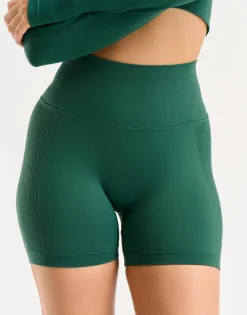 New ECHT Arise Essential Shorts Green