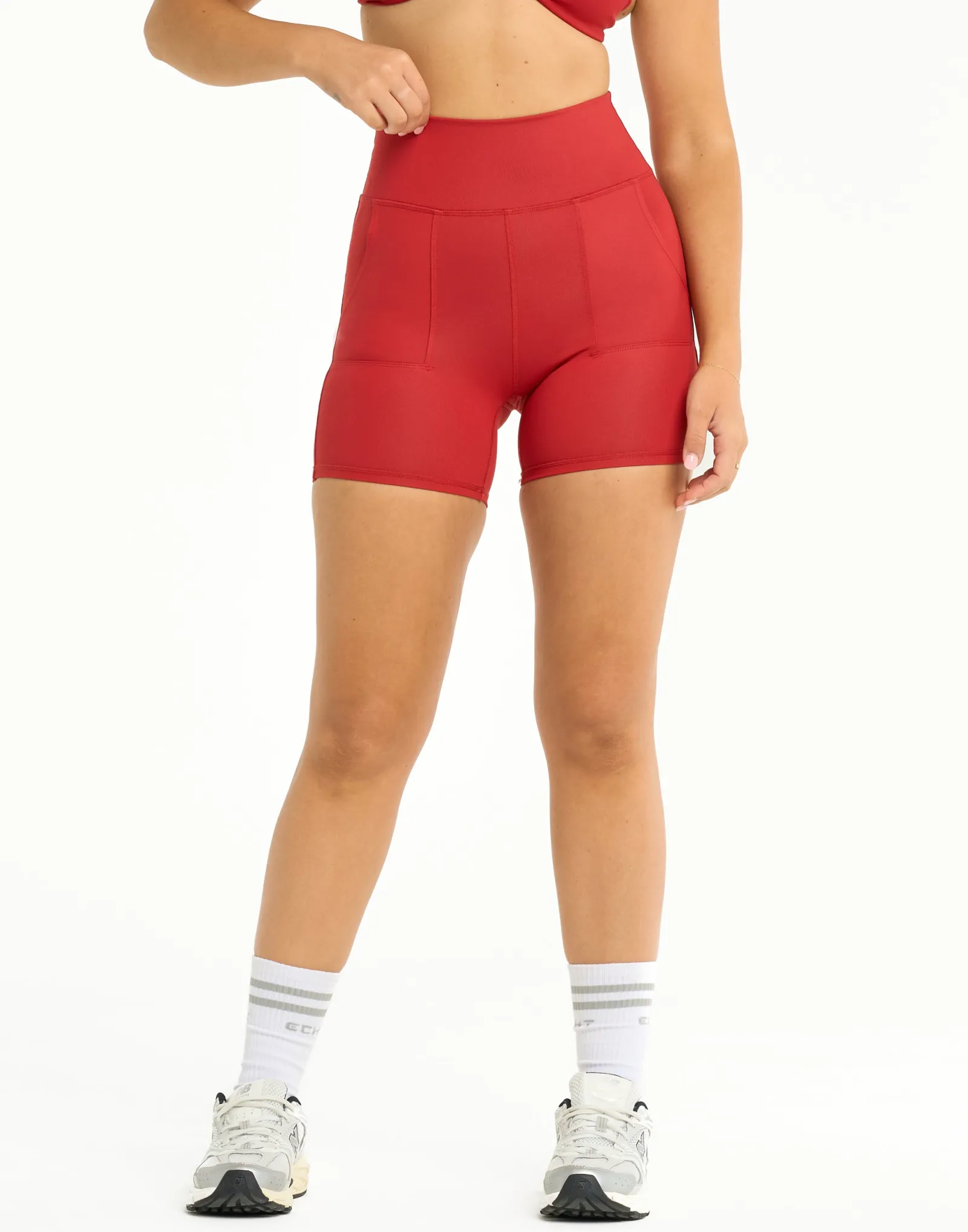 Online ECHT Essence Shorts Scarlet Red