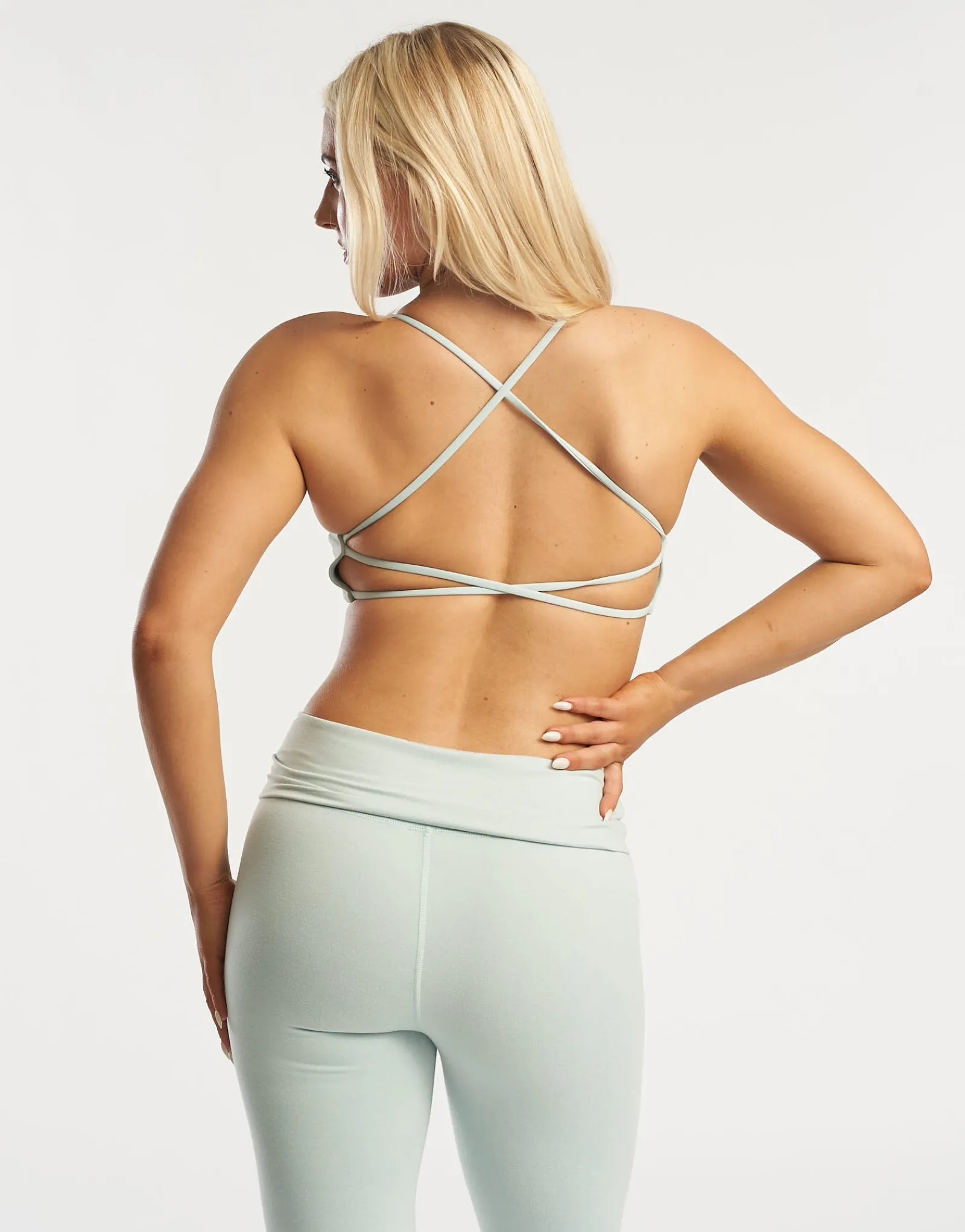 New ECHT Expel Sports Bra Light Blue