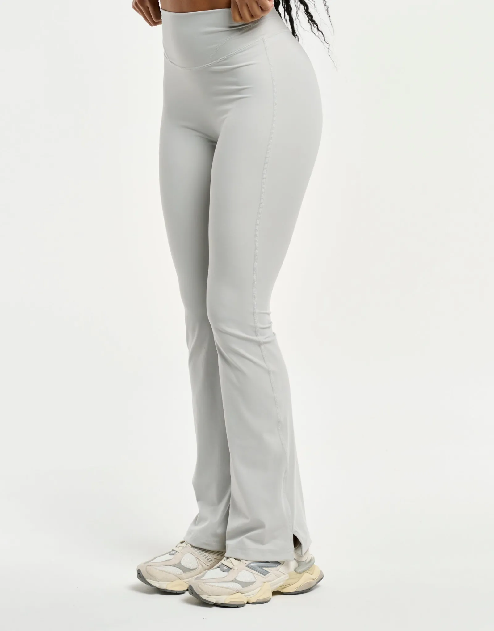 New ECHT SmoothForm Flare Leggings Micro Grey