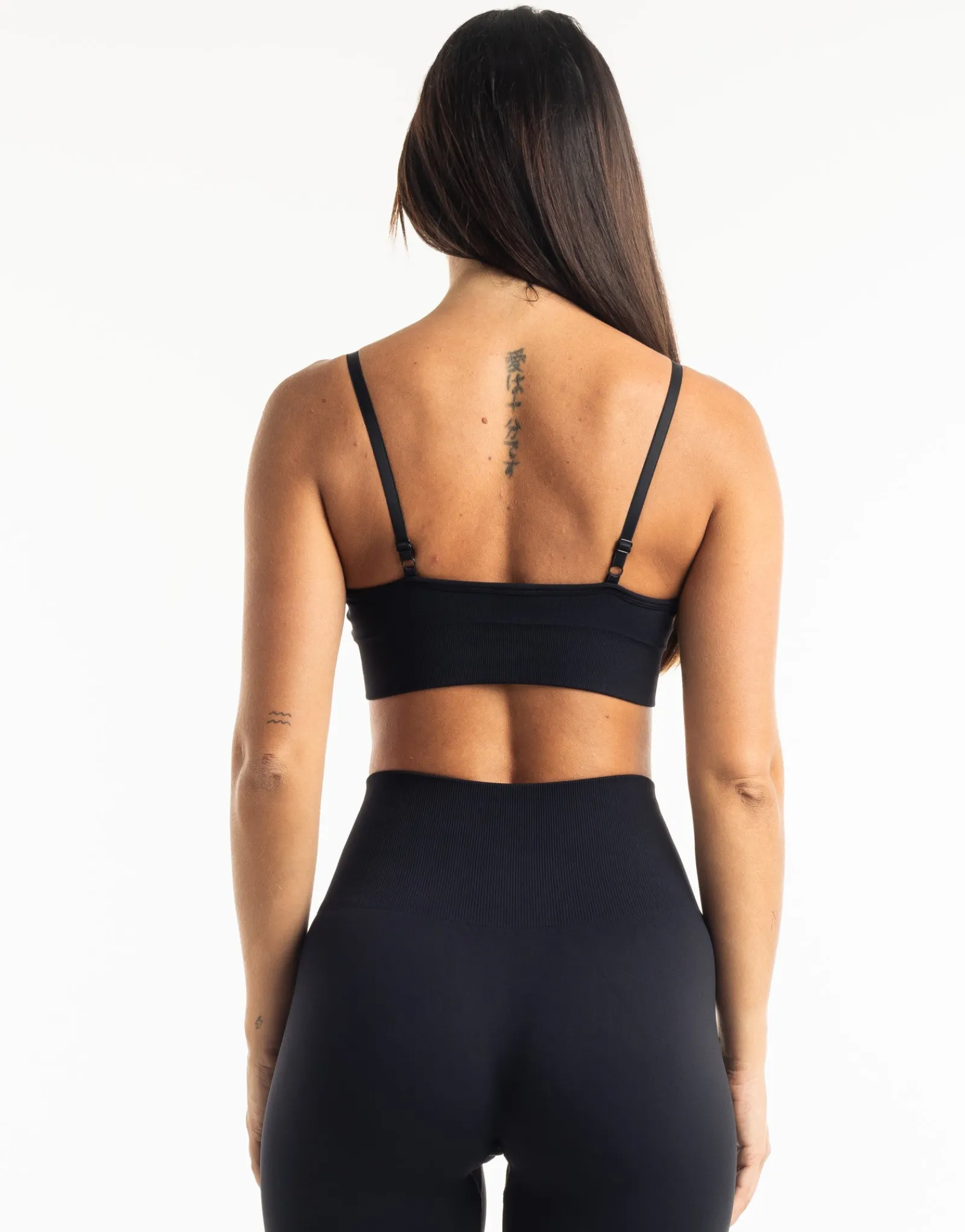 New ECHT Supreme Seamless Sports Bra Midnight Black